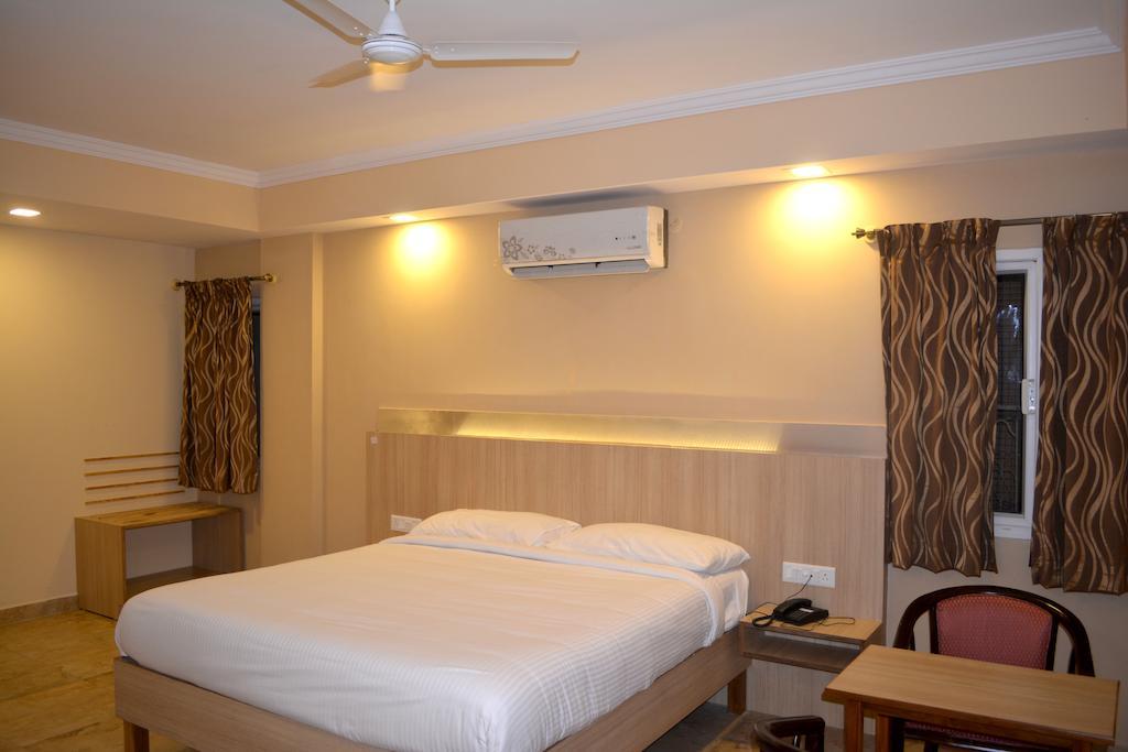 Hotel Royal Opera Bangalore Cameră foto