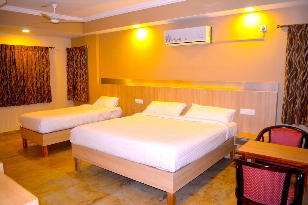 Hotel Royal Opera Bangalore Cameră foto