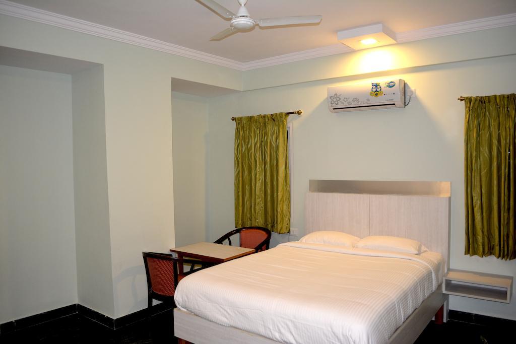 Hotel Royal Opera Bangalore Cameră foto